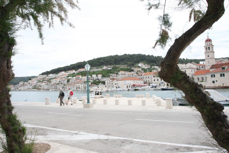 Поселок Пучишча на хорватском острове Брач